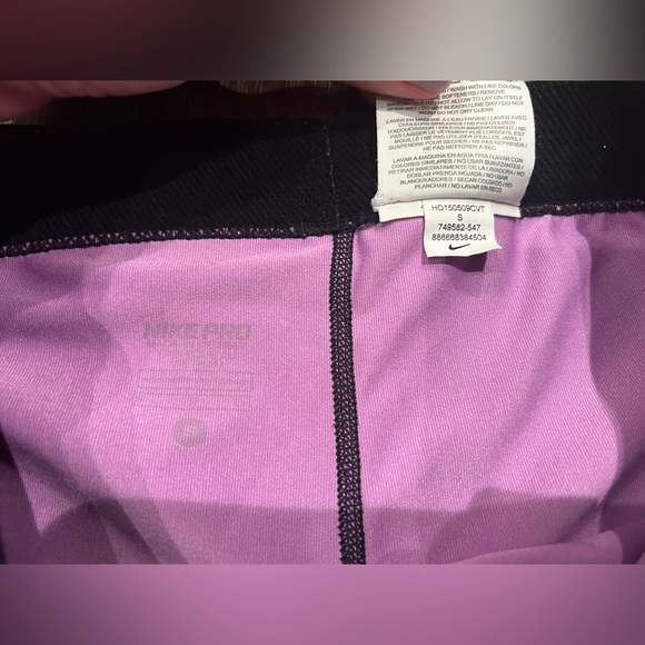 2 pairs of Nike pros! - Picture 4 of 7